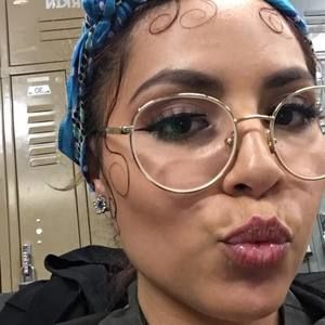 Meet your Posher, Elida